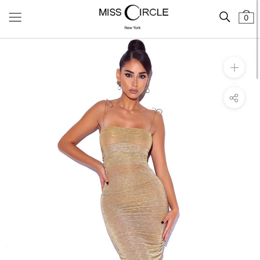 Miss Circle Dress. Gold. Size SMALL